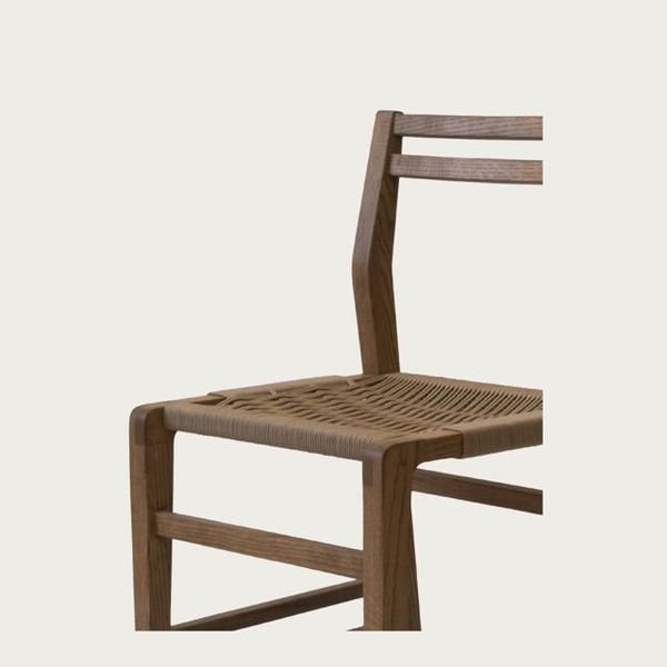Silla de madera tejida